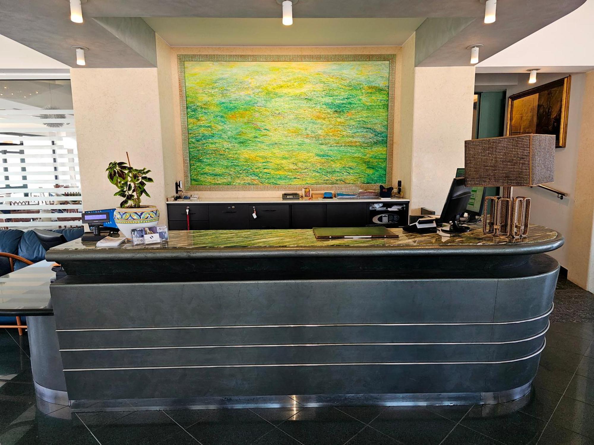 科特迪斯特酒店 新福卡 外观 照片